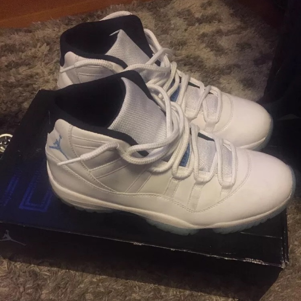 Jordan 11 legend blue