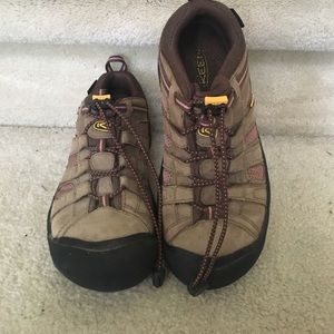 Keen Waterproof Shoes Size 5