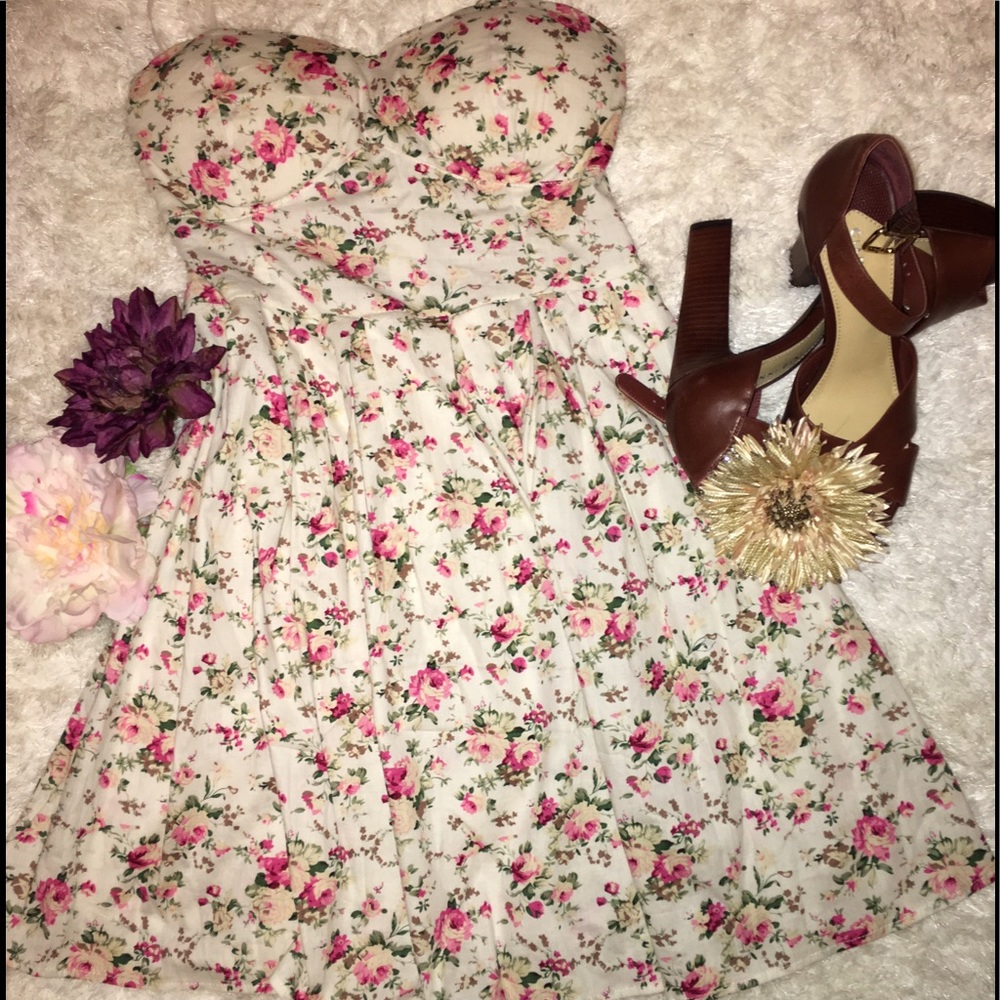 Floral Strapless Sundress 👗