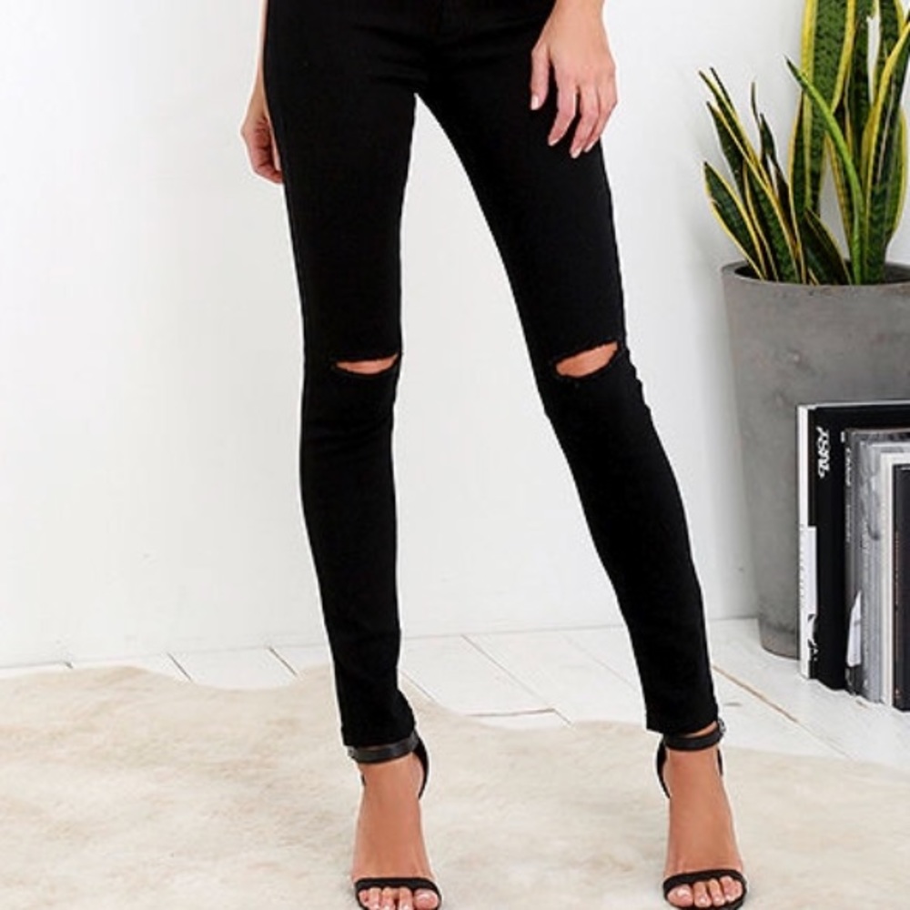BNWT Black destroyed denim pants