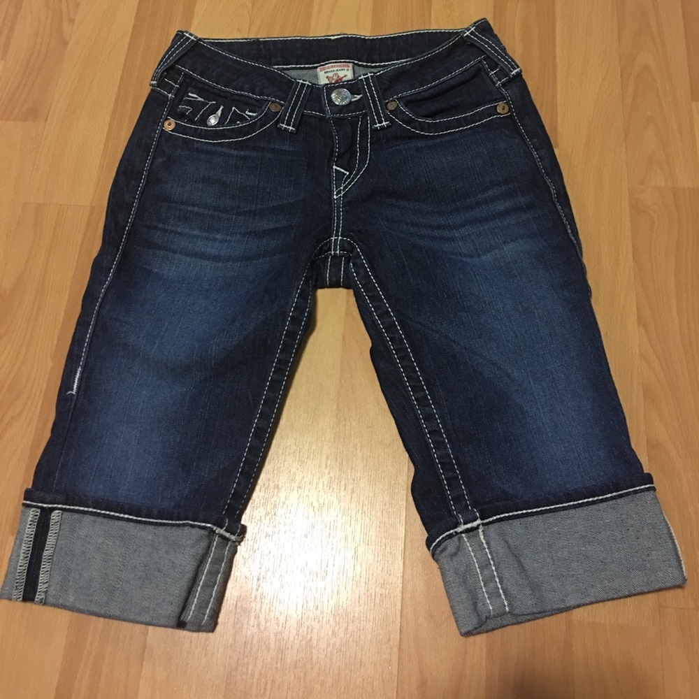 Selling true religion Capri short size 26