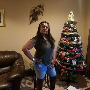 Meet your Posher, Deneane