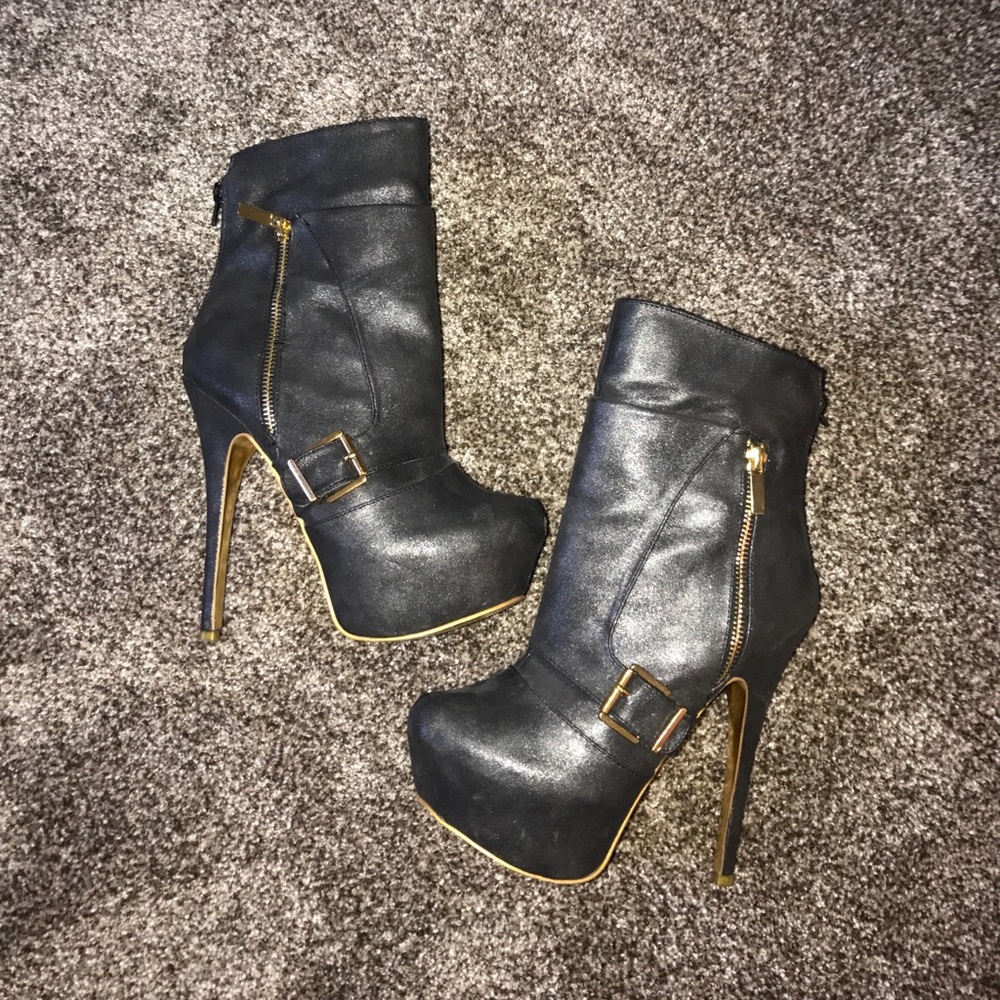Size 8 pump booties! 😍