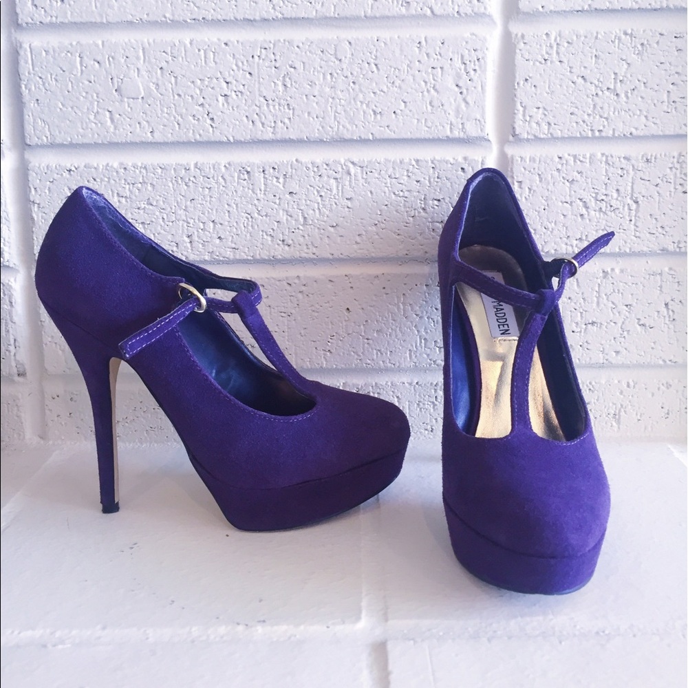 Steve Madden Suede Pump