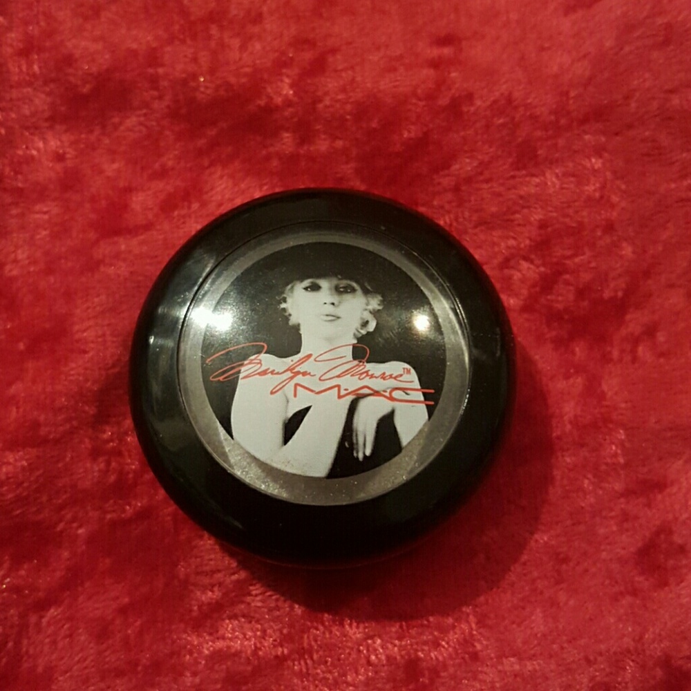 SALE MAC Marilyn Monroe Shadow Silver Screen