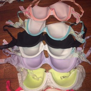 Bundle of 6 Victoria Secret bras 32DD