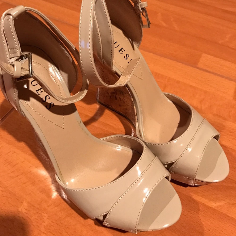 🆕 never worn GUESS wedges