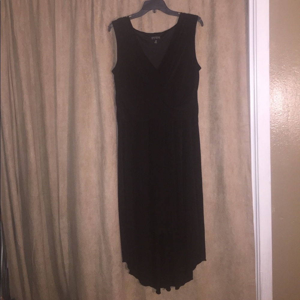 Black Sleeveless Dress
