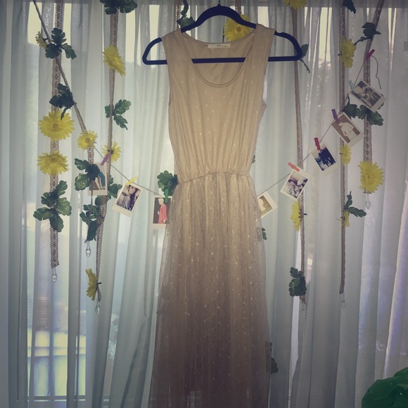 Lace dress - Picture 1 of 3