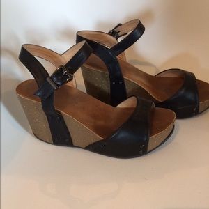 Sz 8 lightweight comfortable wedge black sandal