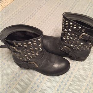 Gray Studded Boots! 👢👢