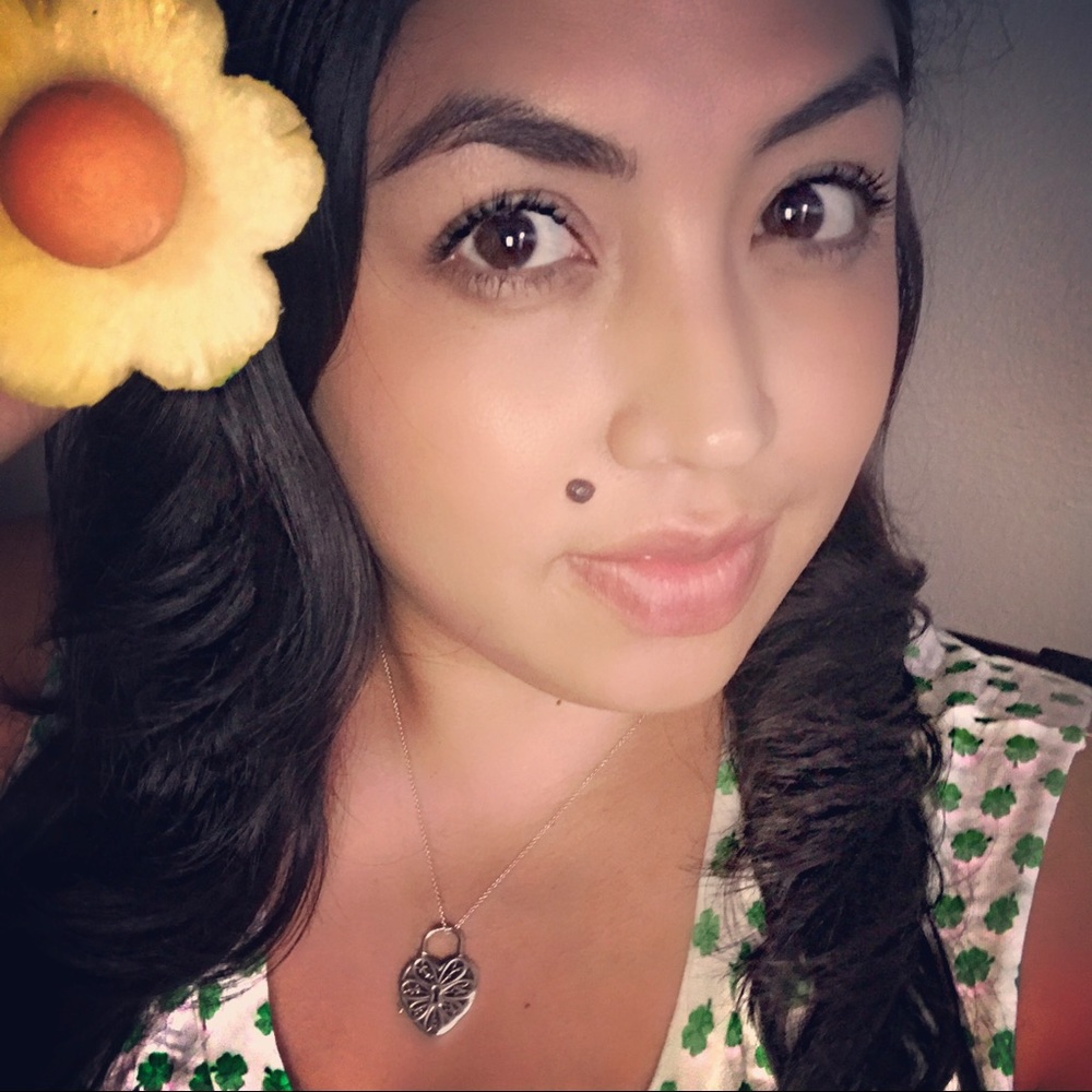 Meet your Posher, Iris