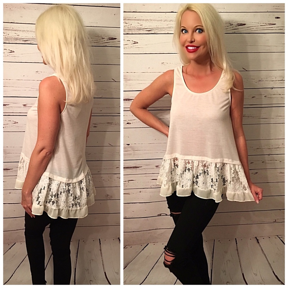 LAST 1! 💕💕Gorgeous lace detail cream top - Picture 2 of 2
