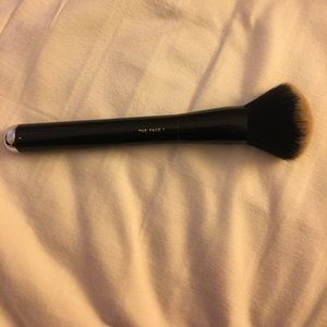 Marc Jacobs Face 1 brush