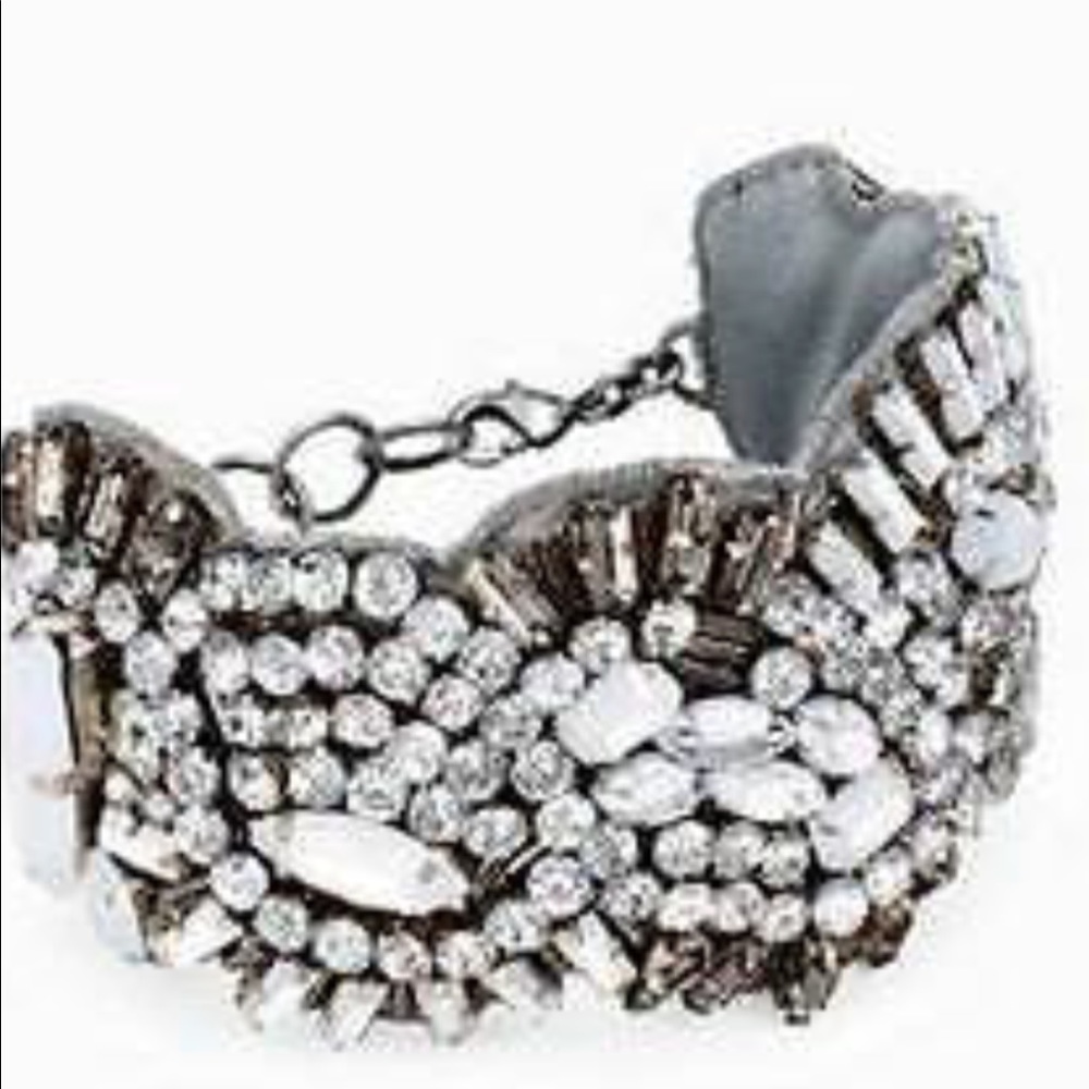 Stunning Stella & Dot timeless rhinestone bracelet