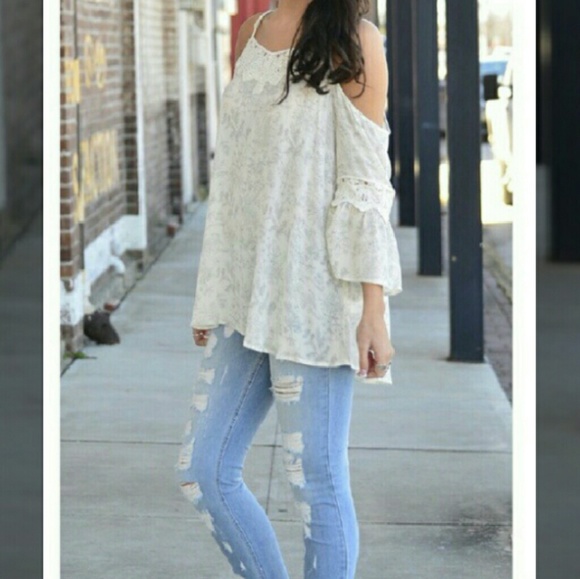 Cold Shoulder Tunic - Picture 3 of 3