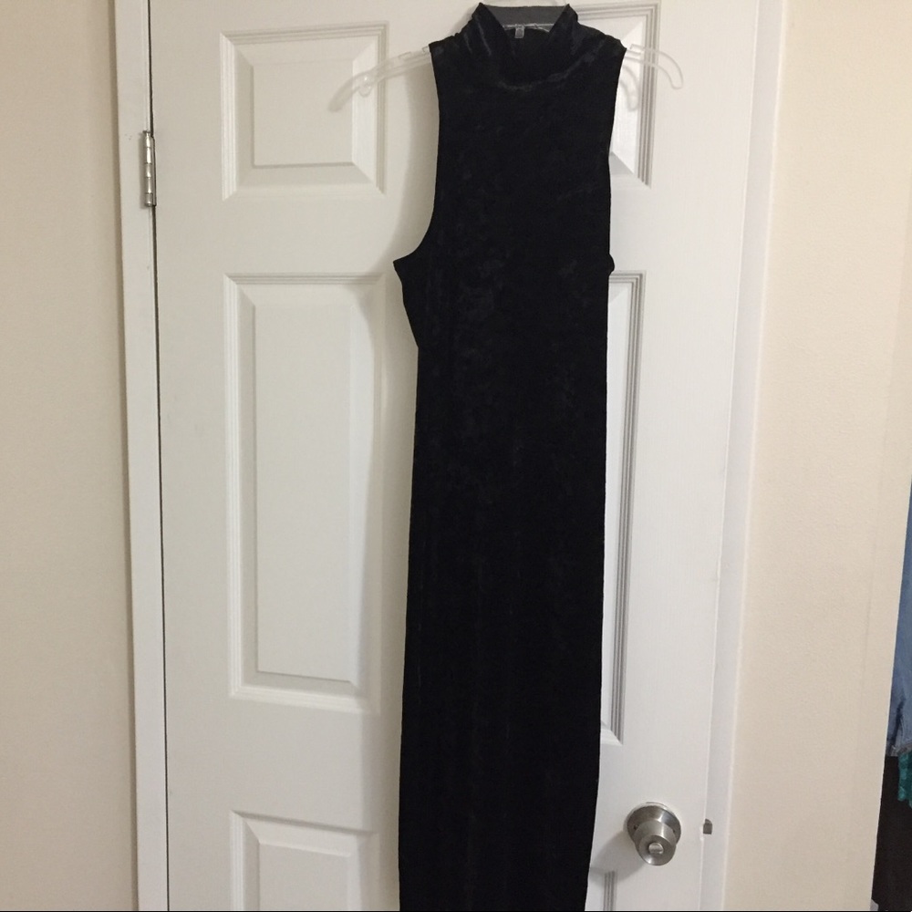 Kendall X Kylie Black velvet dress