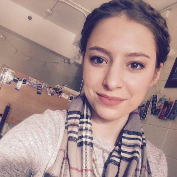 Meet your Posher, Alexandra - Picture 1 of 1