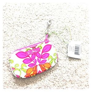  Vera bradley clip zip ID Lilli Bell nwt $25 Vera bradley clip zip ID Lilli Bell nwt $25