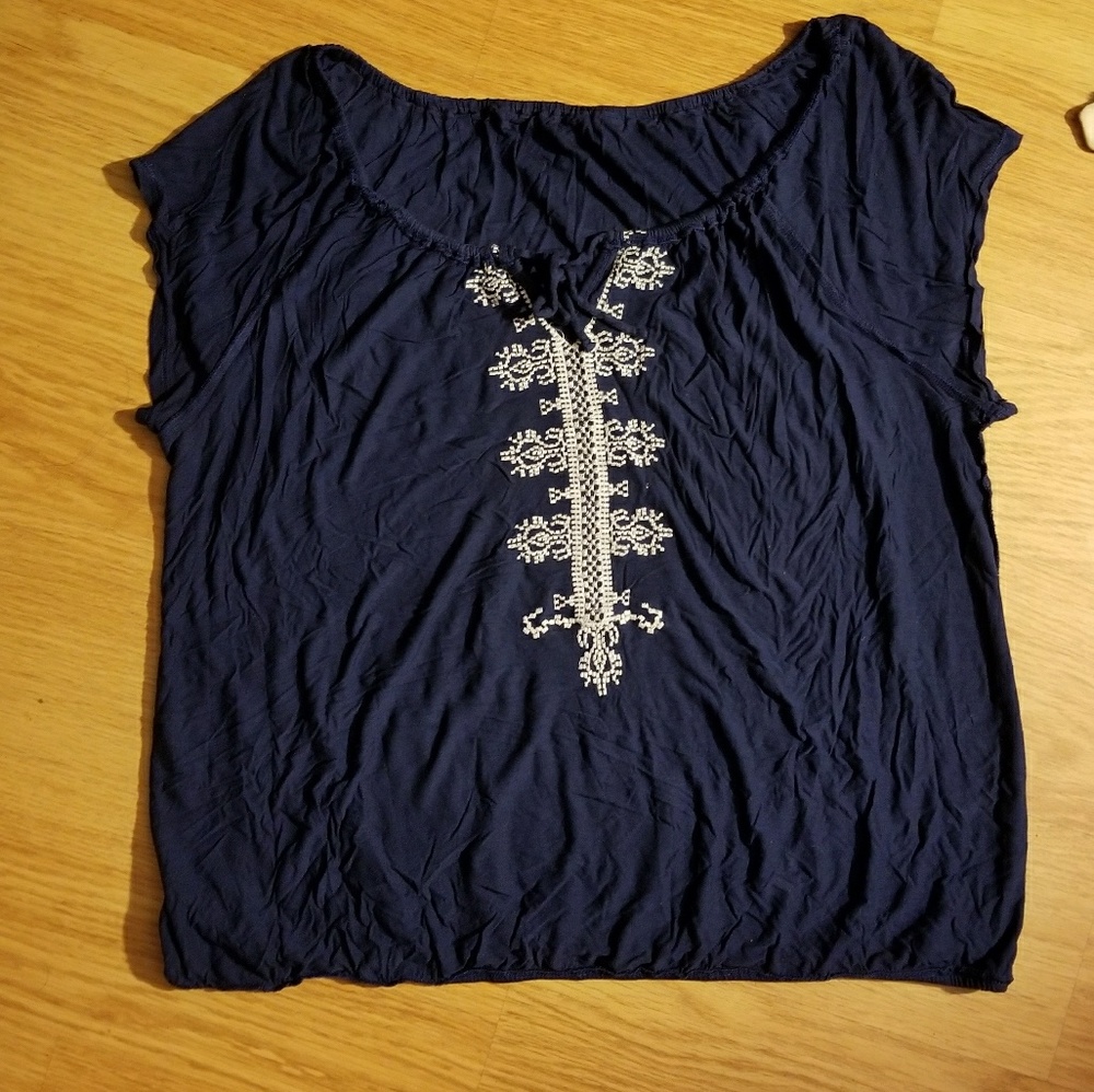 Blue shirt sleeve shirt