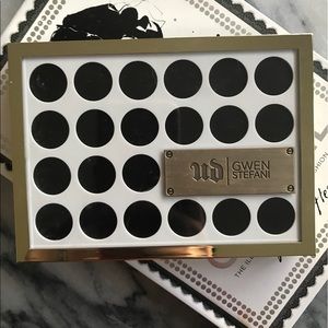 Urban Decay Gwen Stefani Eyeshadow Palette