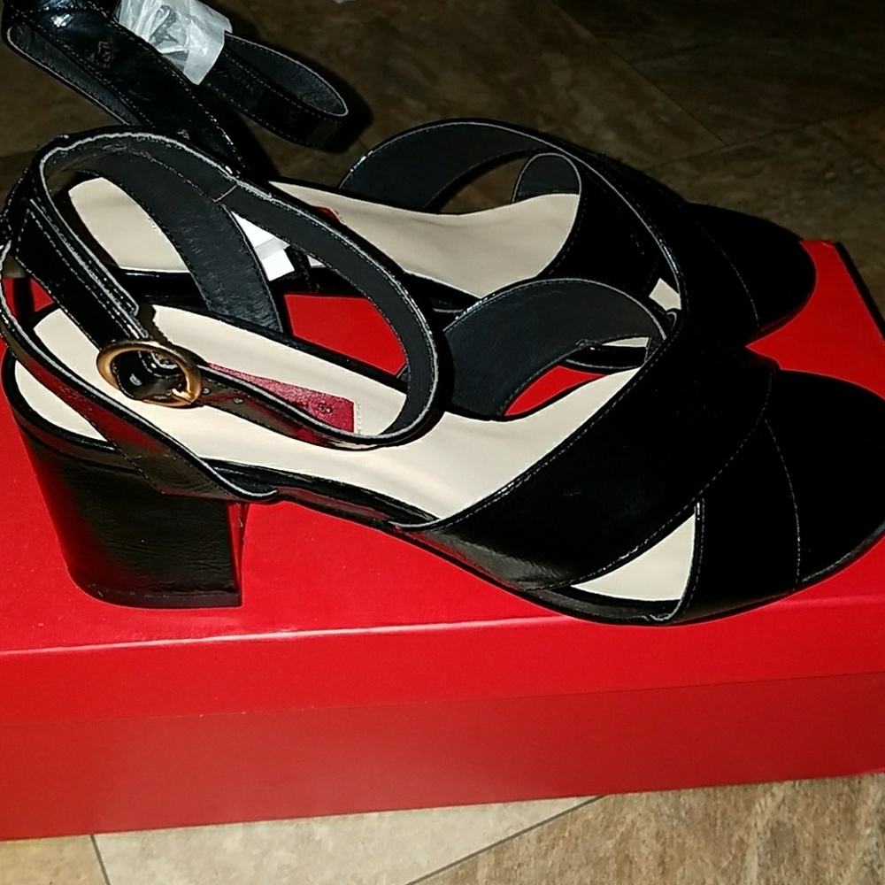 Chunky Heel Open Toed Black Patent Sandals