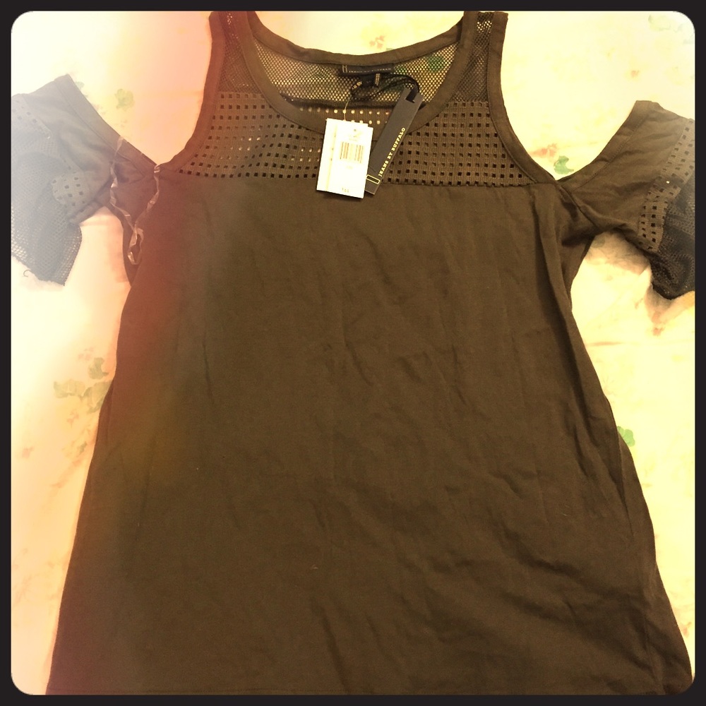 *BRAND NEW* Open Shoulder Textured Blouse