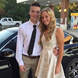 Meet your Posher, Kayla