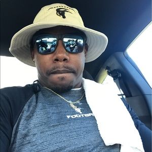 Meet your Posher, Emmanuel