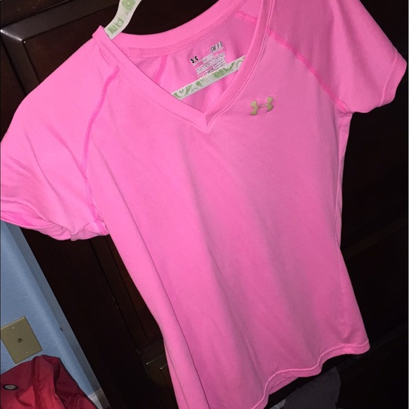 Under Armour Dri Fit V Neck. - Picture 3 of 3