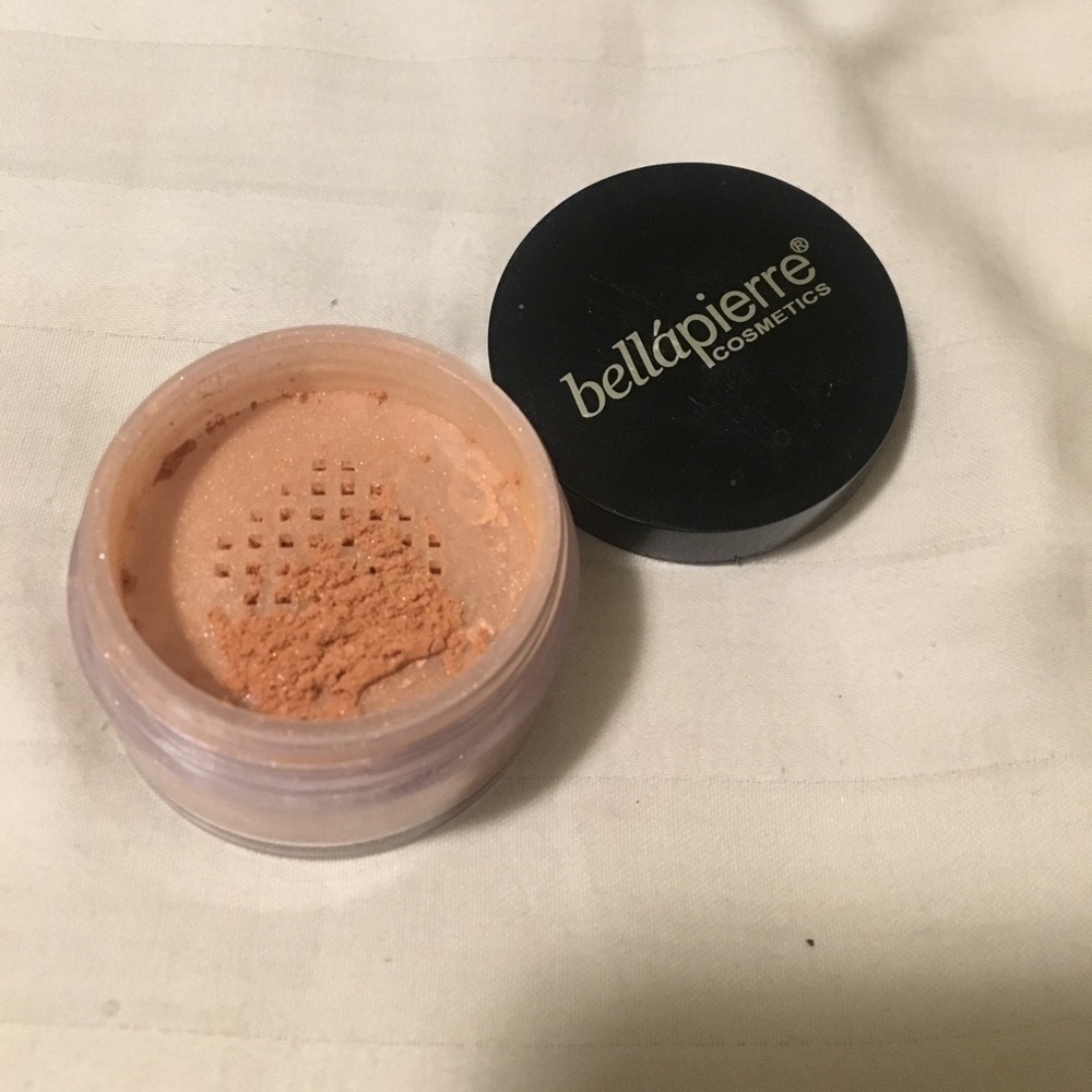 Loose powder blush/bronzer