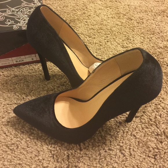 Heels - Picture 2 of 3