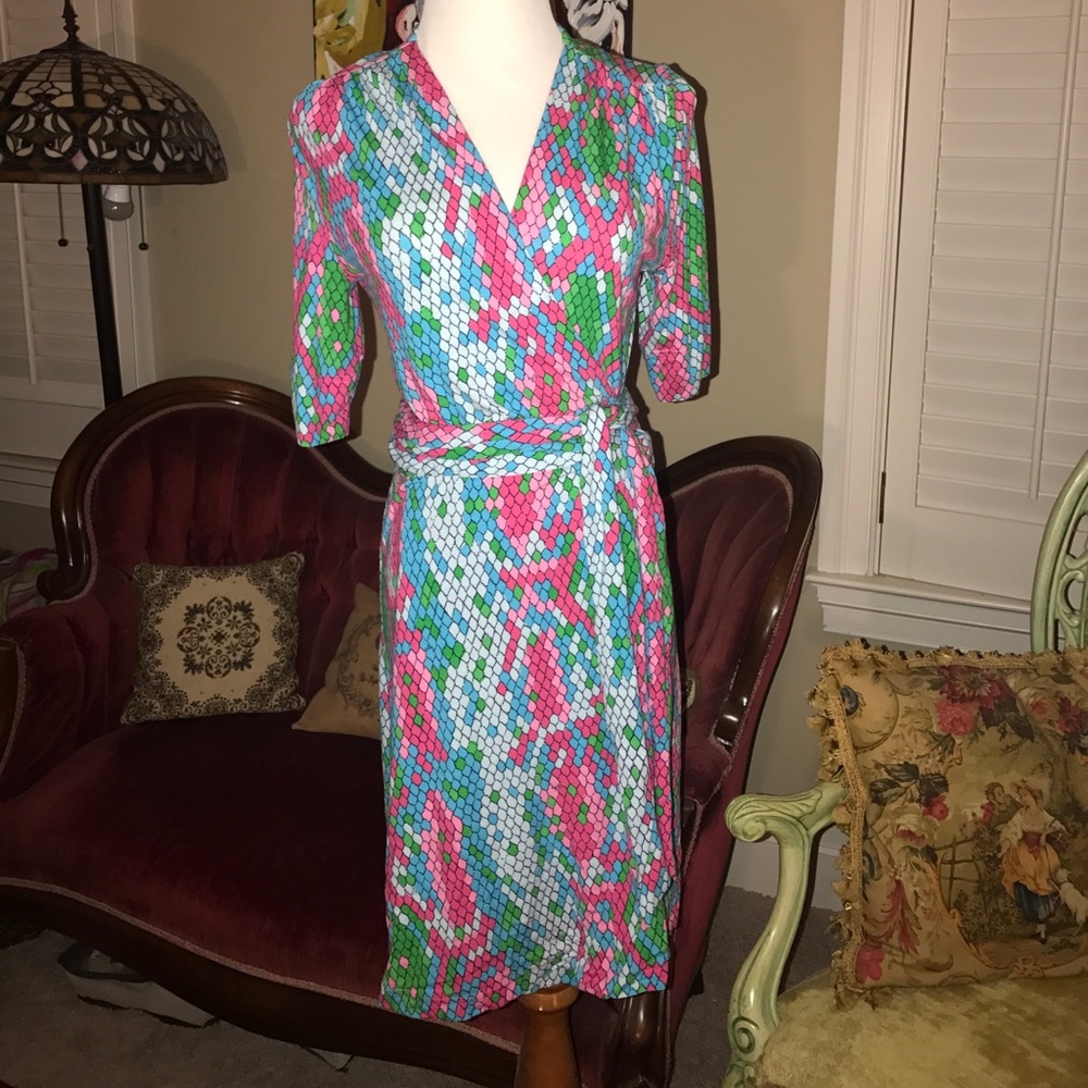 Lilly Pulitzer wrap dress sz small.  Cute!!