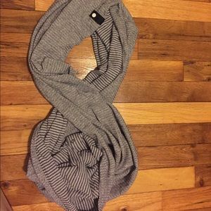 Lululemon Grey Scarf