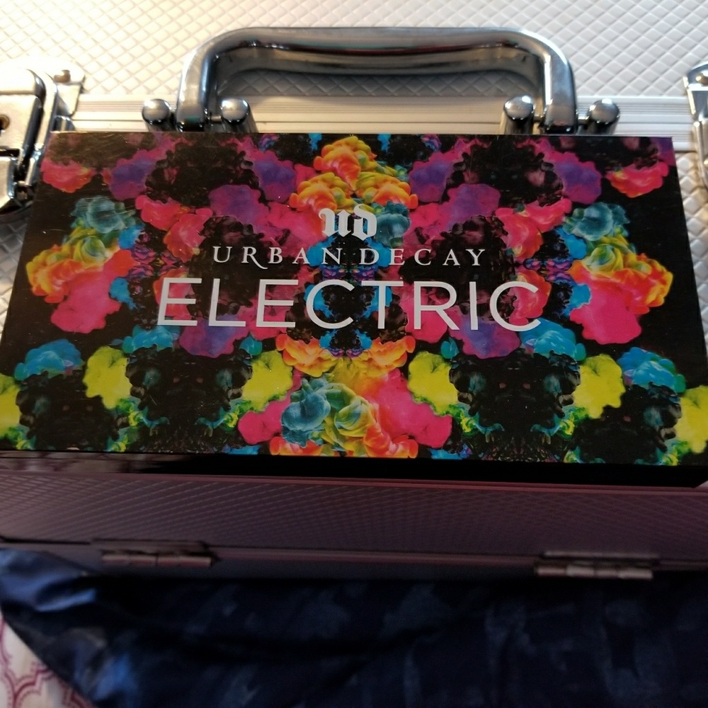 Urban Decay Electric Palette RESERVED