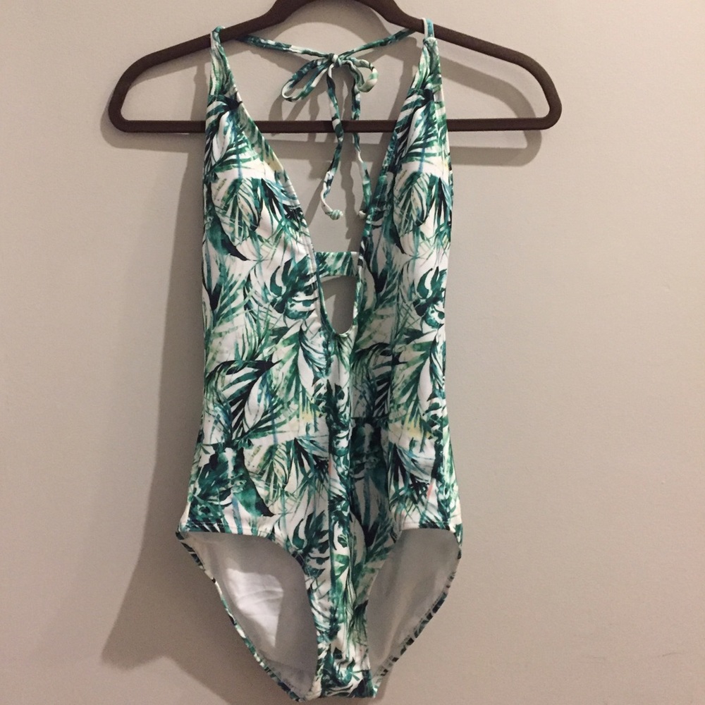 Boohoo Leaf-Print Plunge Swimsuit