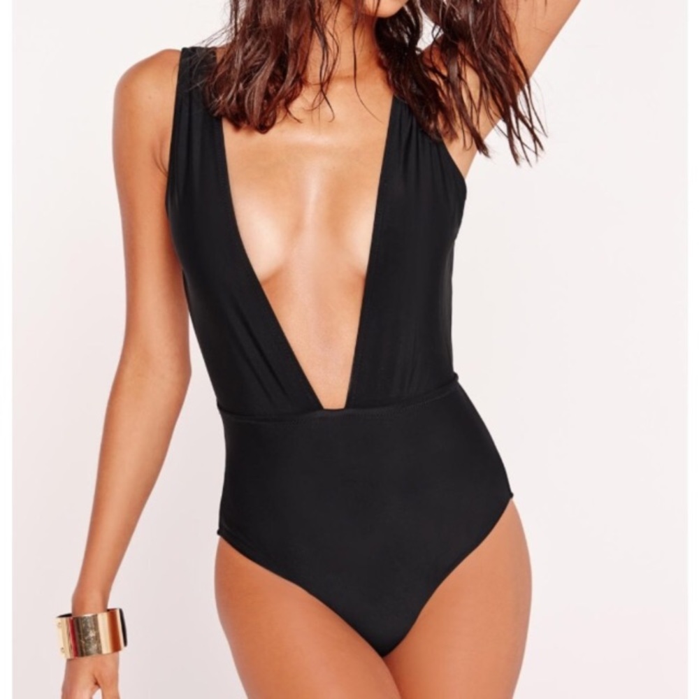 🎉NWT🎉Missguided Deep Plunge Neck Swimsuit