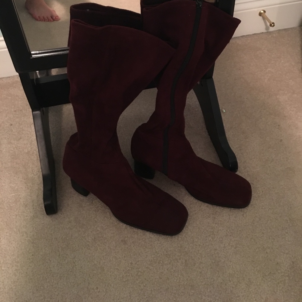 Maroon boots faux suede