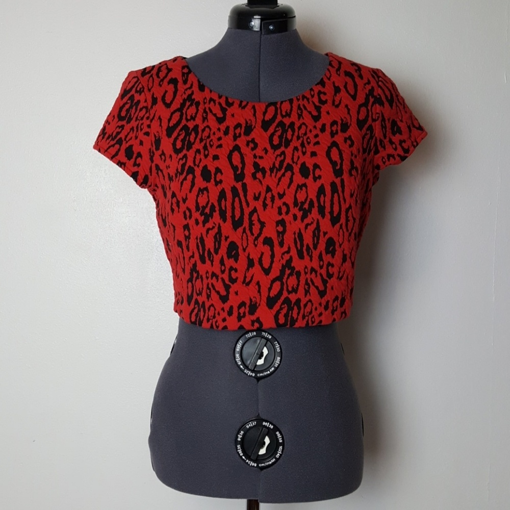 Women's Express Red Black Crop Top Size S