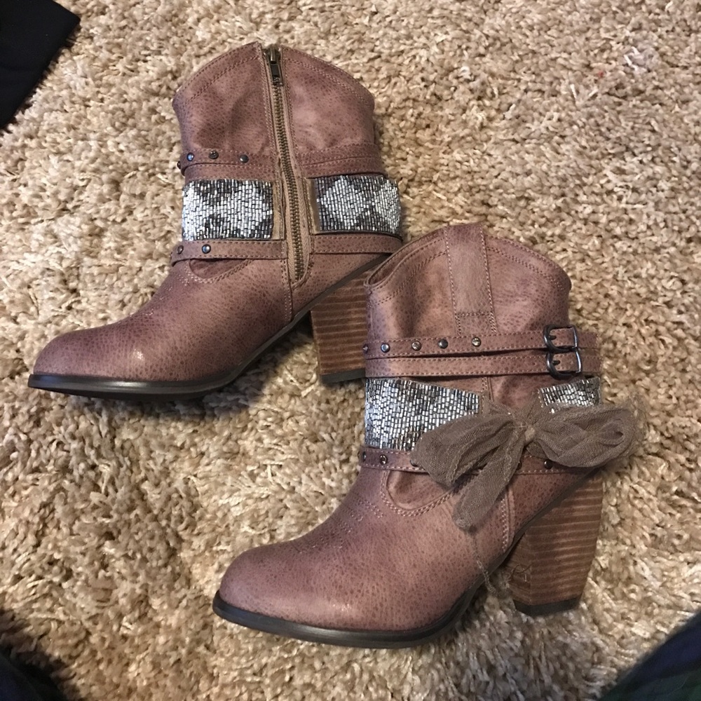 Not rated BOOTS!
