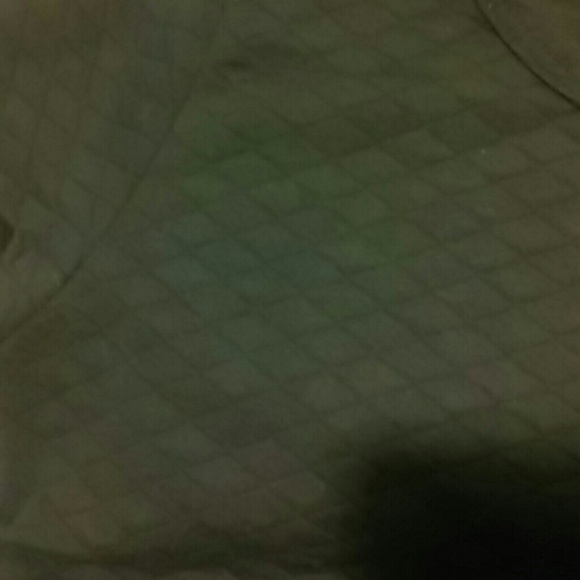 Simple black semi cropped top - Picture 3 of 3