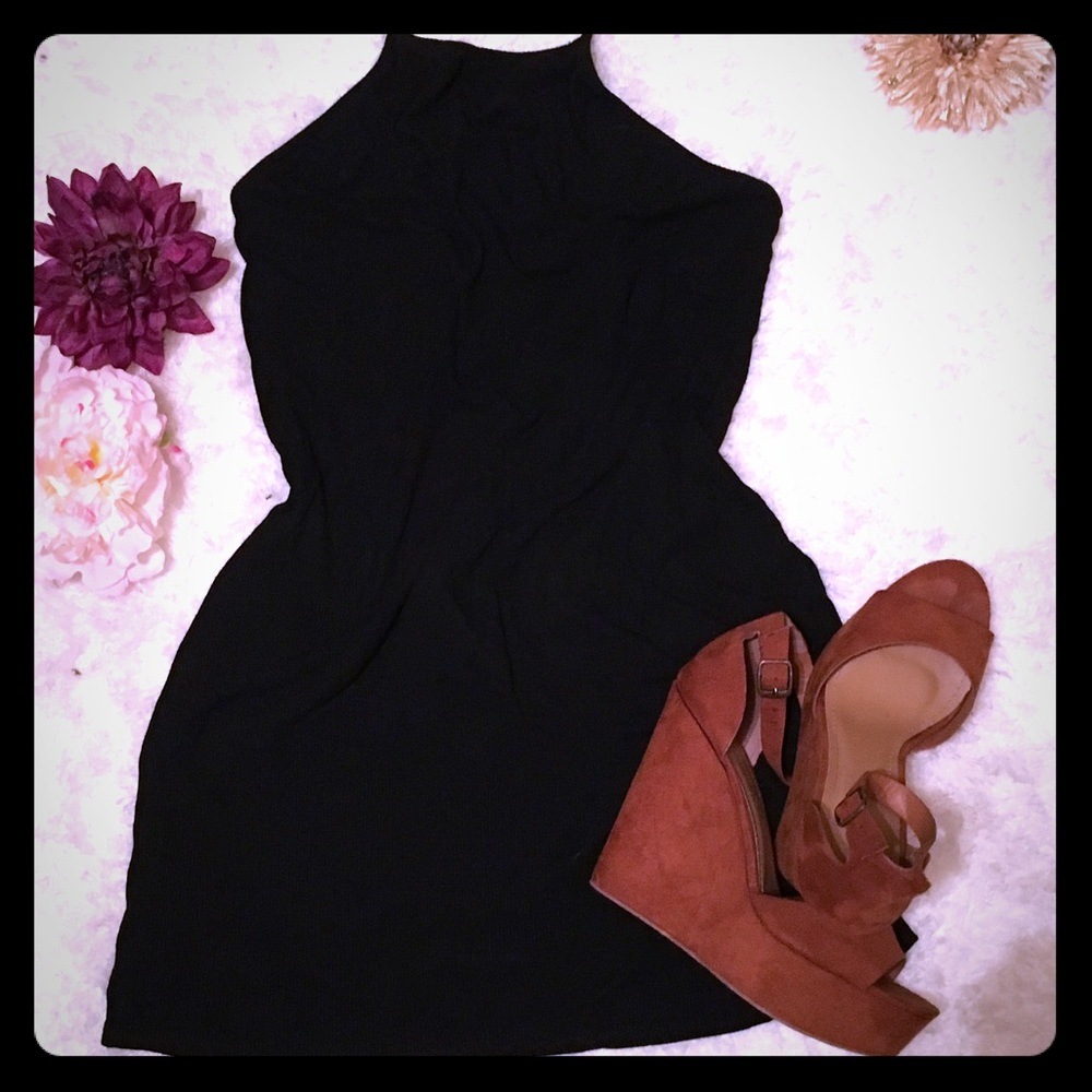 Black Halter Top Mini Dress 👗