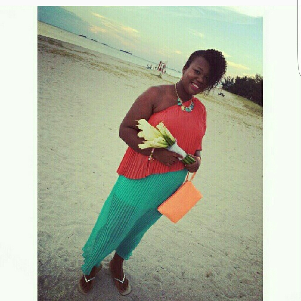 Meet your Posher, Tavoria!