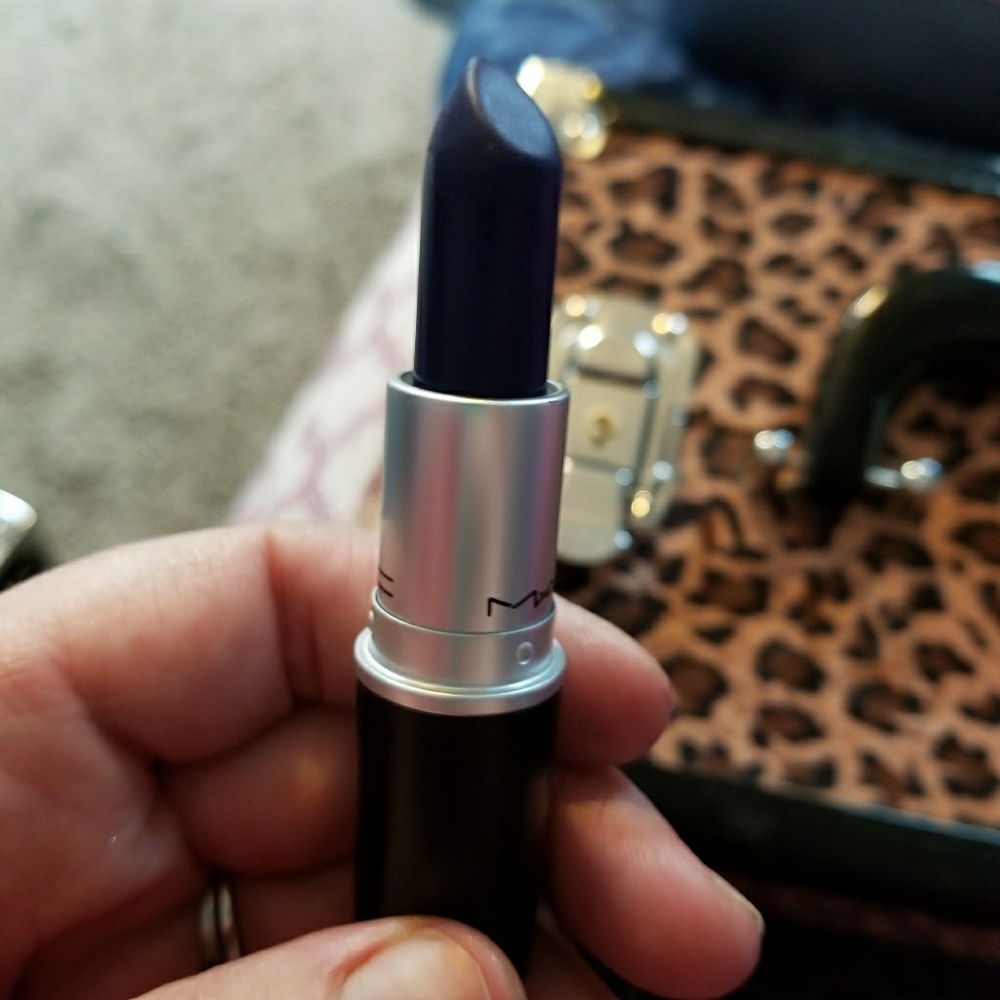 MAC matte lipstick Matte Royal SOLD