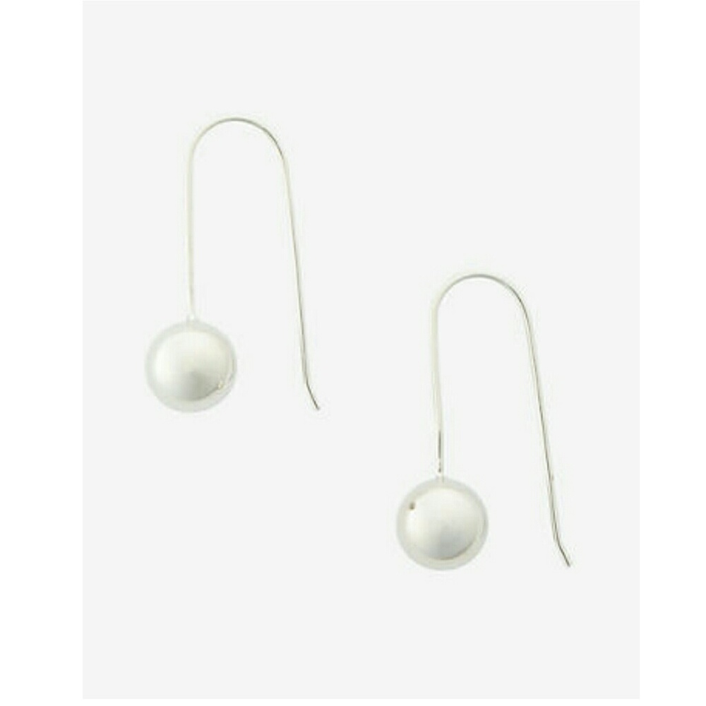 NWOT Express earrings-matching necklace in closet