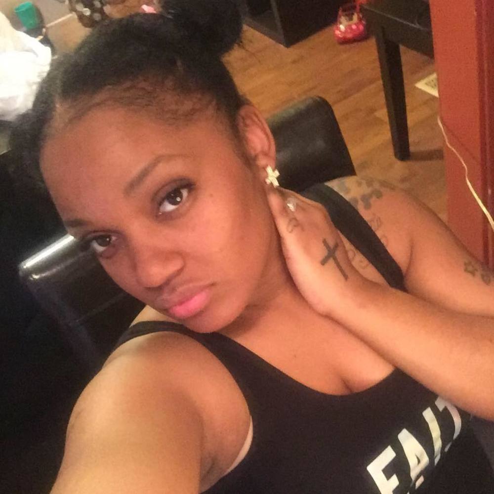 Meet your Posher, Tia