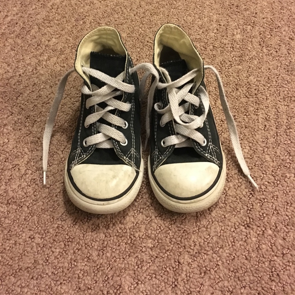 Kids Converse shoes size 9