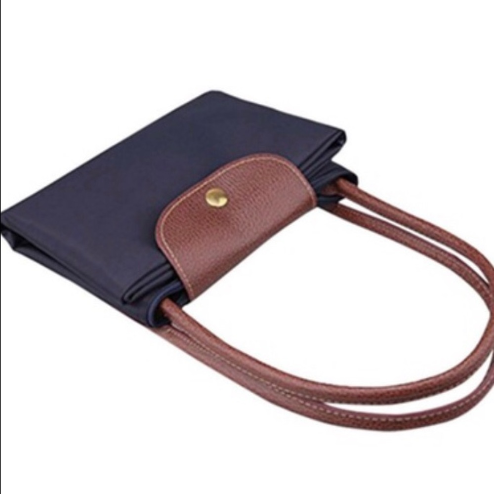 đź’•SOLD!đź’•FINAL PRICE! Large Waterproof Nylon Tote - Picture 2 of 7
