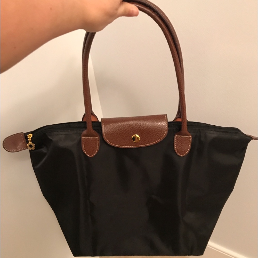 đź’•SOLD!đź’•FINAL PRICE! Large Waterproof Nylon Tote - Picture 5 of 7