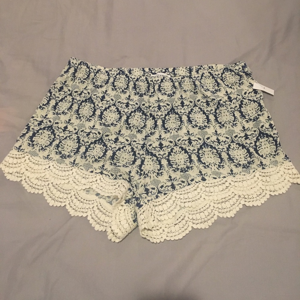 Adorable flowy blue and white shorts!